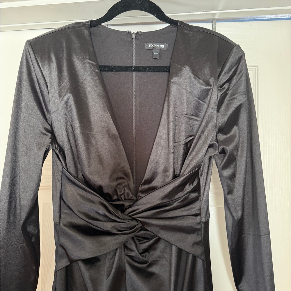 Elegant Black Twist-Front Long Sleeve Satin Dress - Picture 5 of 7